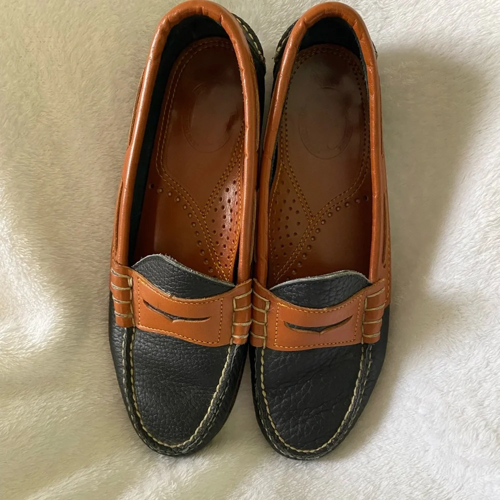 Dooney and Bourke Navy and Tan Pebbled Loafers 8.5 Two Tone Driving Moc Flats - Picture 3 of 8